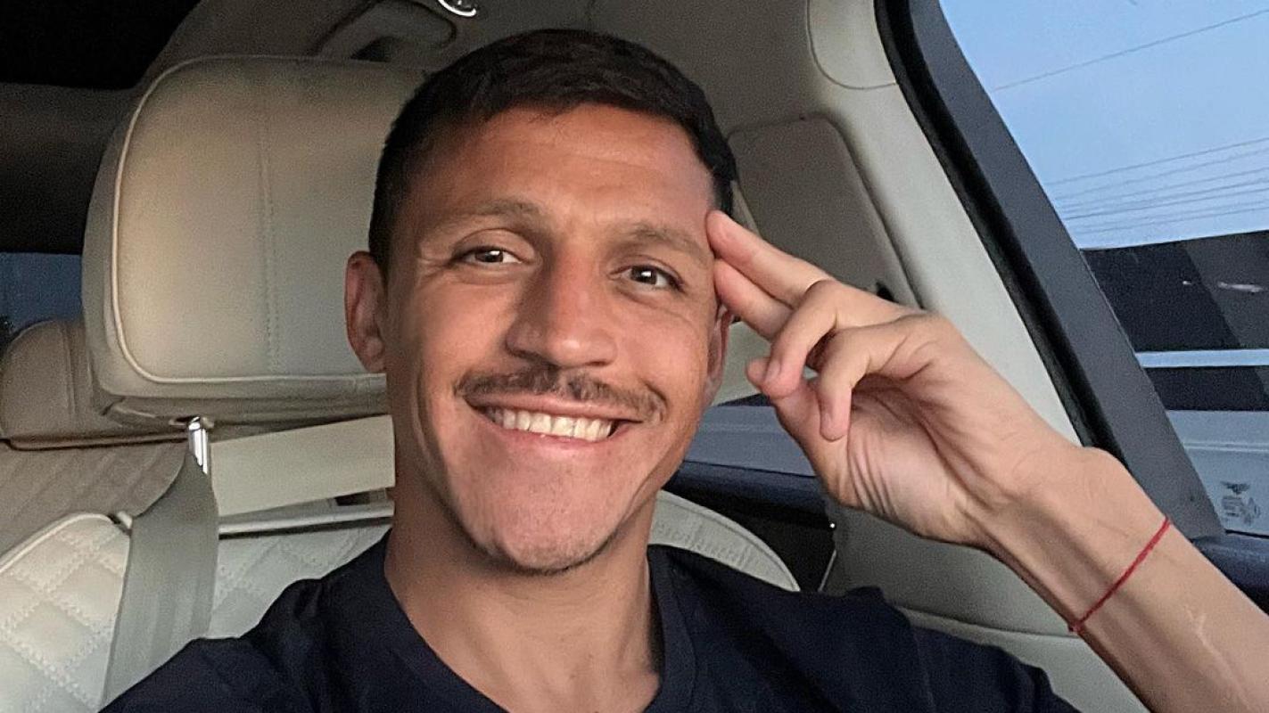 Alexis Sánchez - Comprador de Facebook